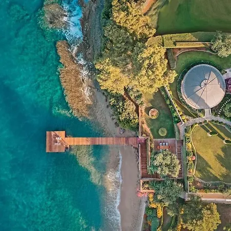 Sea Garden - Spectacular Seafront Position Villa *